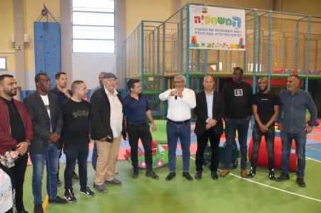 افتتاح أكبر قاعة ألعاب للأطفال "جومبري" في مدينة رهط